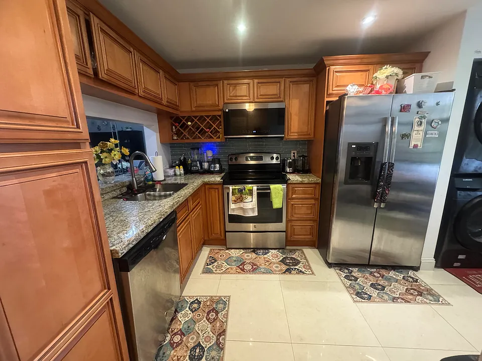 6575 W Oakland Park Blvd #402