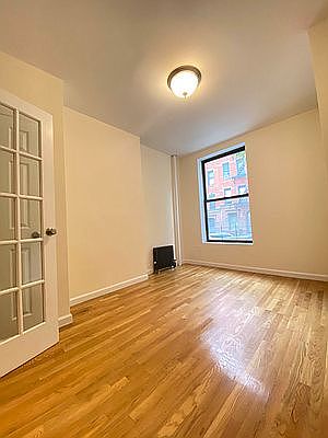 3rd image of 225 E 89th St APT A4