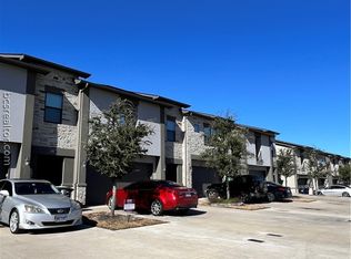 2817 Papa Bear Dr, College Station, TX 77845