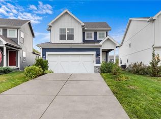 8808 SW 9th St, Blue Springs, MO 64064