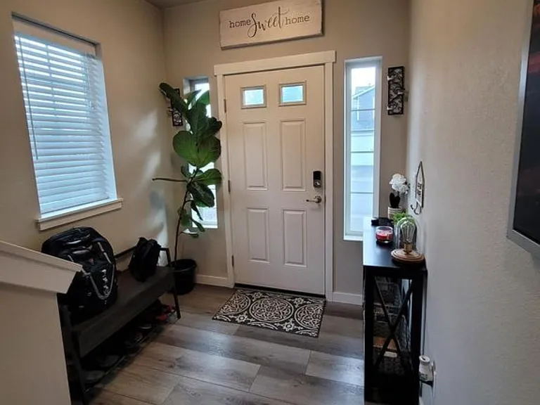 426 Raybird Ave — Photo 7