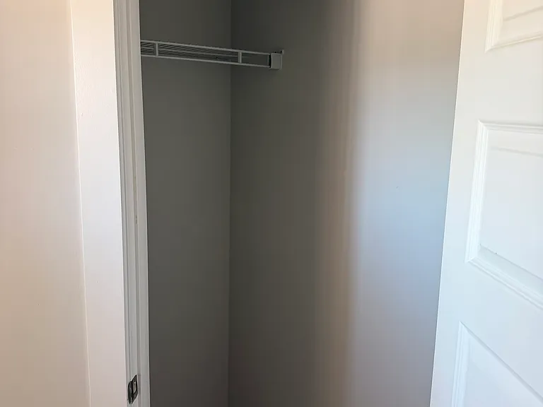 132 Clift Dr — Photo 2