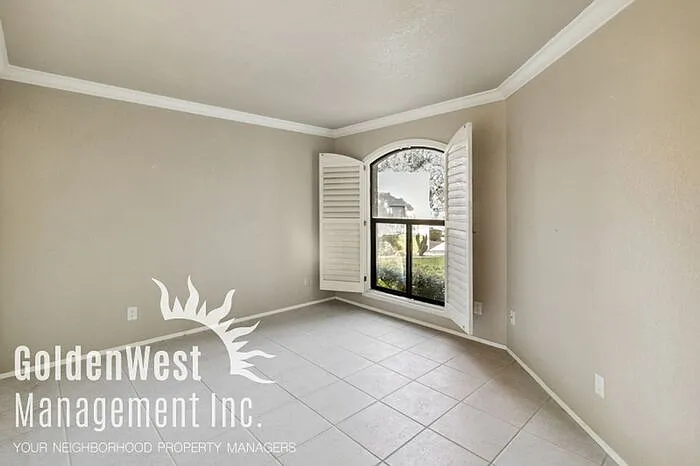 2441 E Rancho Dr — Photo 12