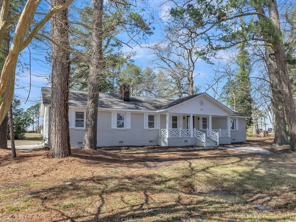 412 Circle Dr, Greenville, NC 27858