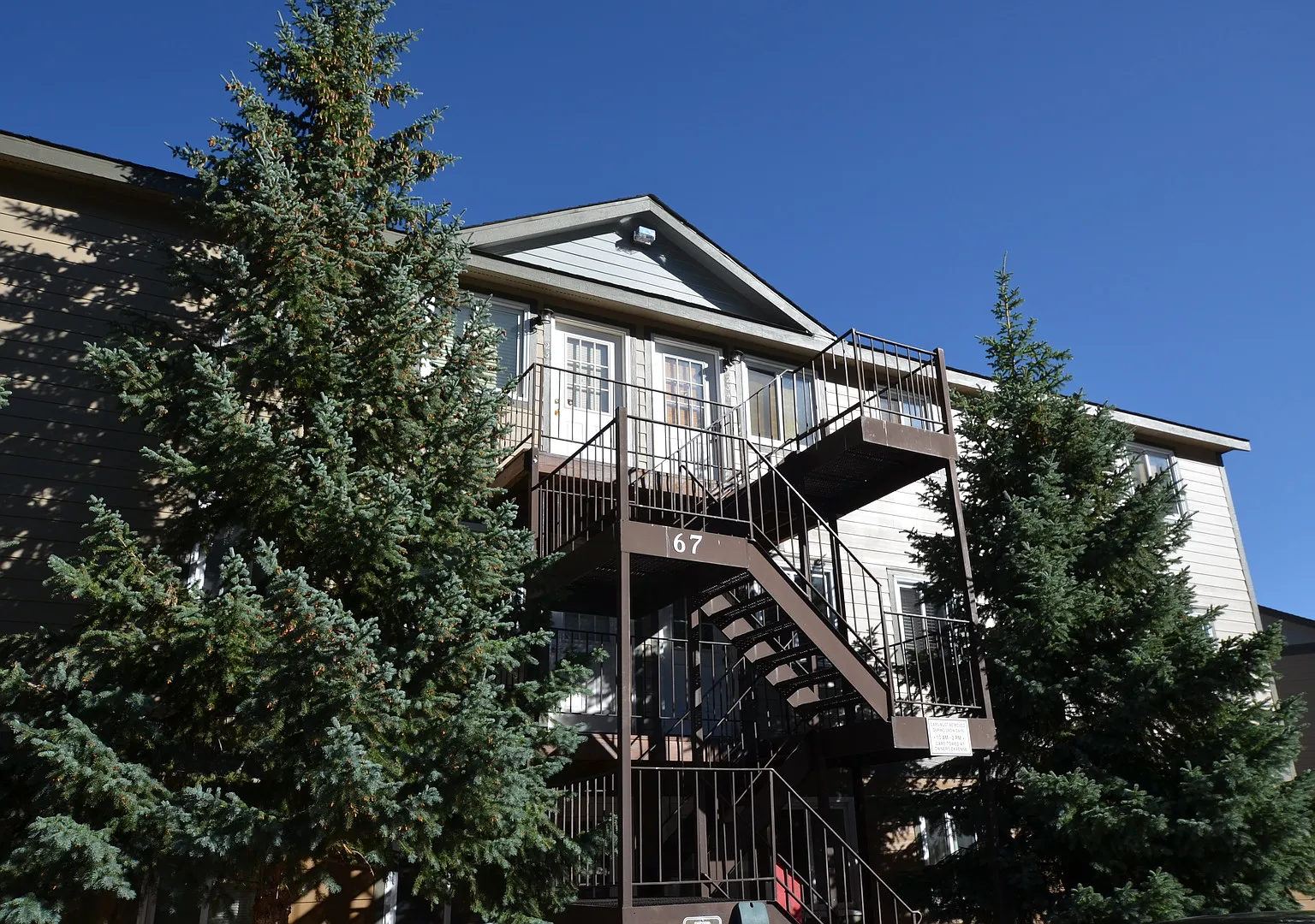 Year lease! Views of Quandary! 3 Bedrooms! On Bus Route — Photo 1