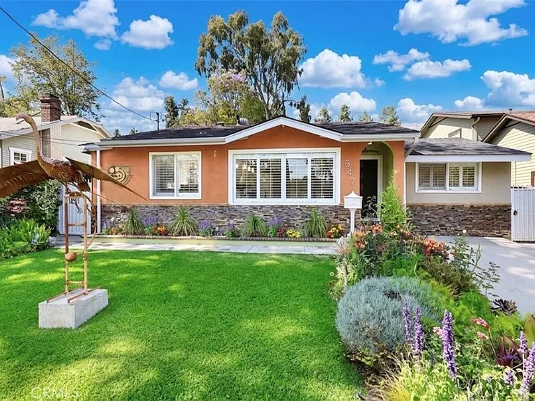 647 W Montecito Ave — Photo 1
