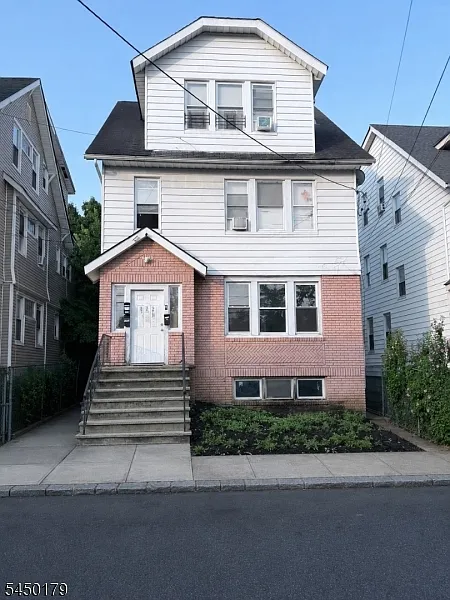 123 University Pl #1