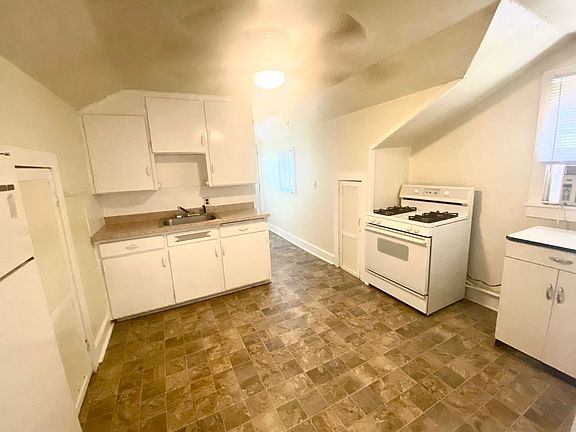 5th image of 2412 S 17th St #1-2