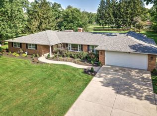 3536 Henderson Rd, Columbus, OH 43220