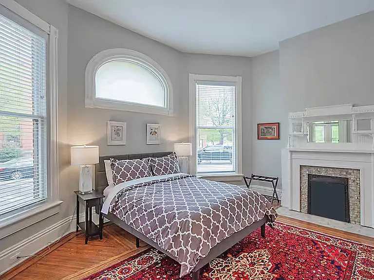 18 W Franklin St #1 — Photo 8