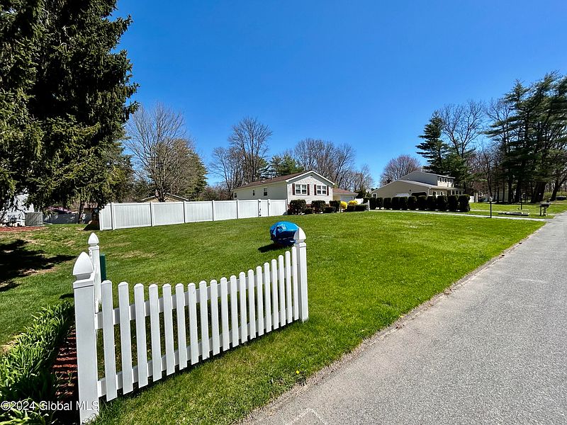 3rd image of 5 Haystack Road