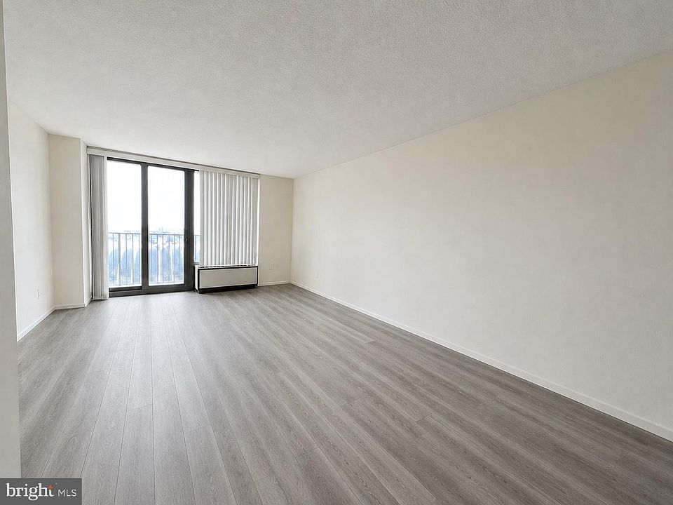 1st image of 1420 Locust St APT 17O