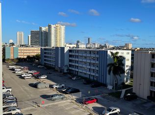 300 NE 12th Ave APT 605, Hallandale, FL 33009