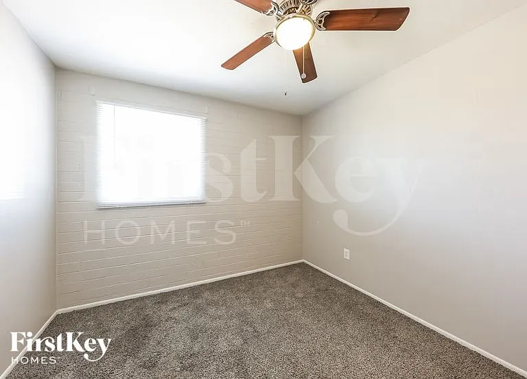 5037 W Krall St — Photo 12