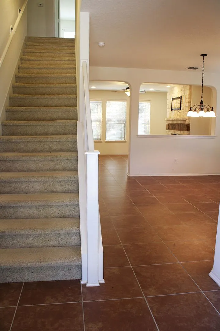 3-Bedroom In Woods Of Alon — Photo 3