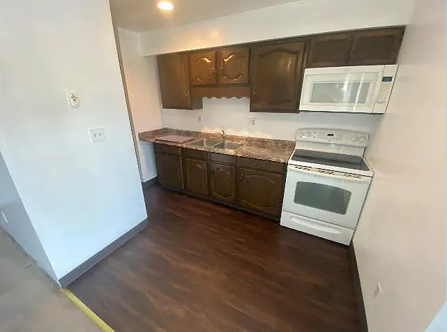 101 Wildwood Dr #4 — Photo 3