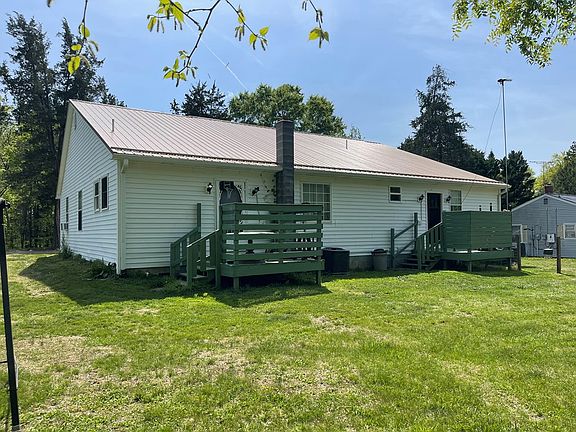 3rd image of 1099 Green Level Rd