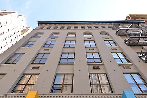 Rented by Buchbinder & Warren | media 21