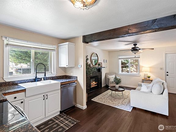 3rd image of 3612 Lakehurst Drive NW