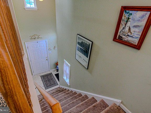5th image of 202 Strawberry Ct