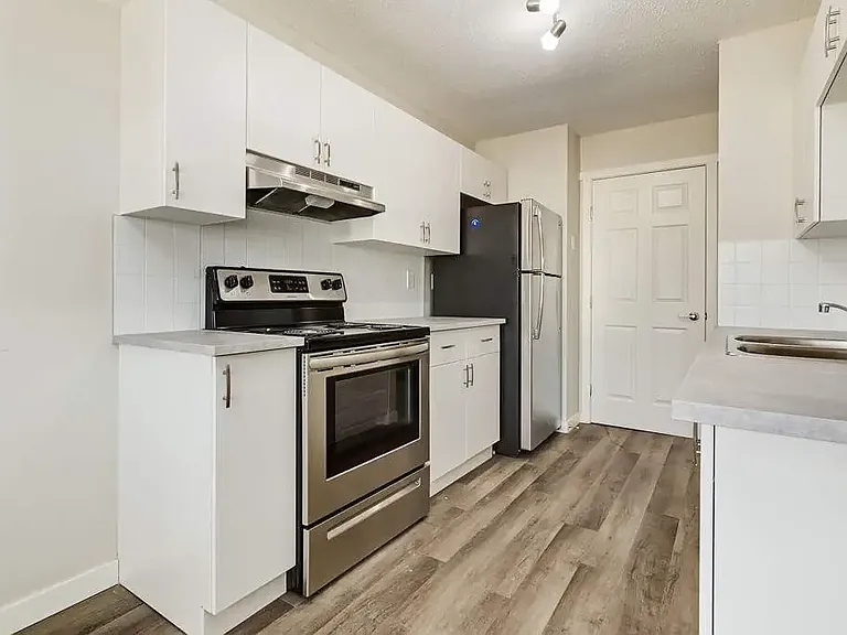 5327 A 38th Ave — Photo 10