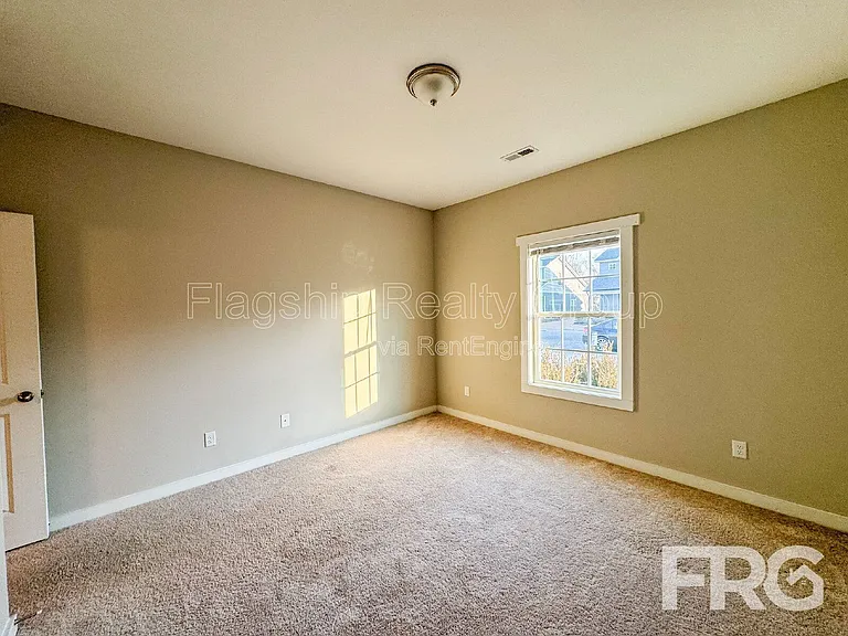 1400 S Taylor St — Photo 8