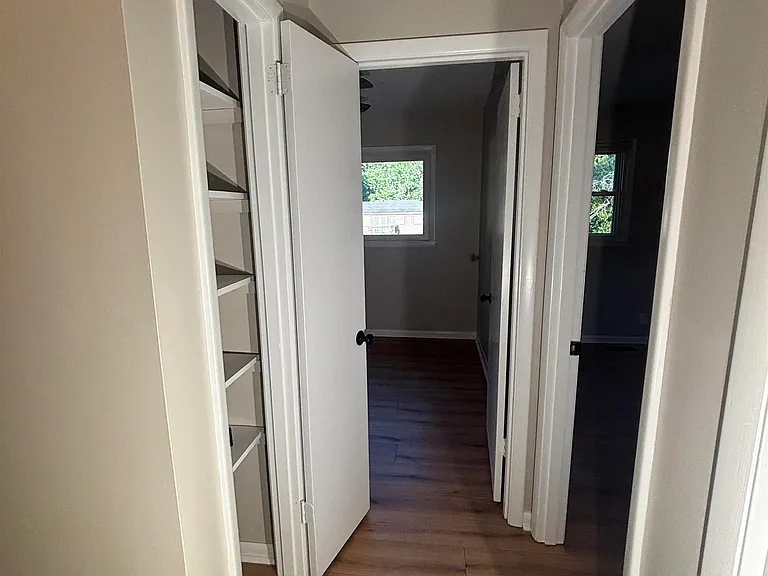 510 Clift Dr — Photo 14