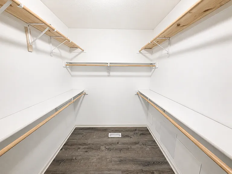208 Jackal Dr — Photo 20