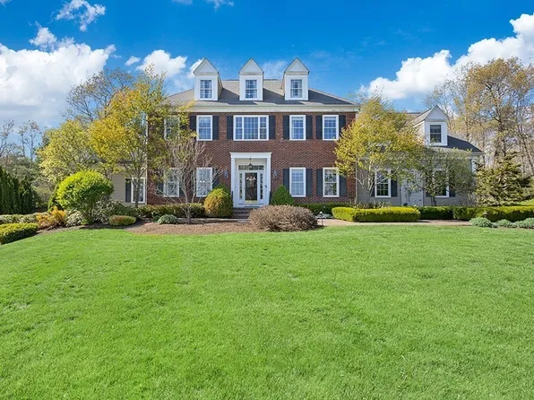 175 Pokanoket Path, Wrentham, MA 02093