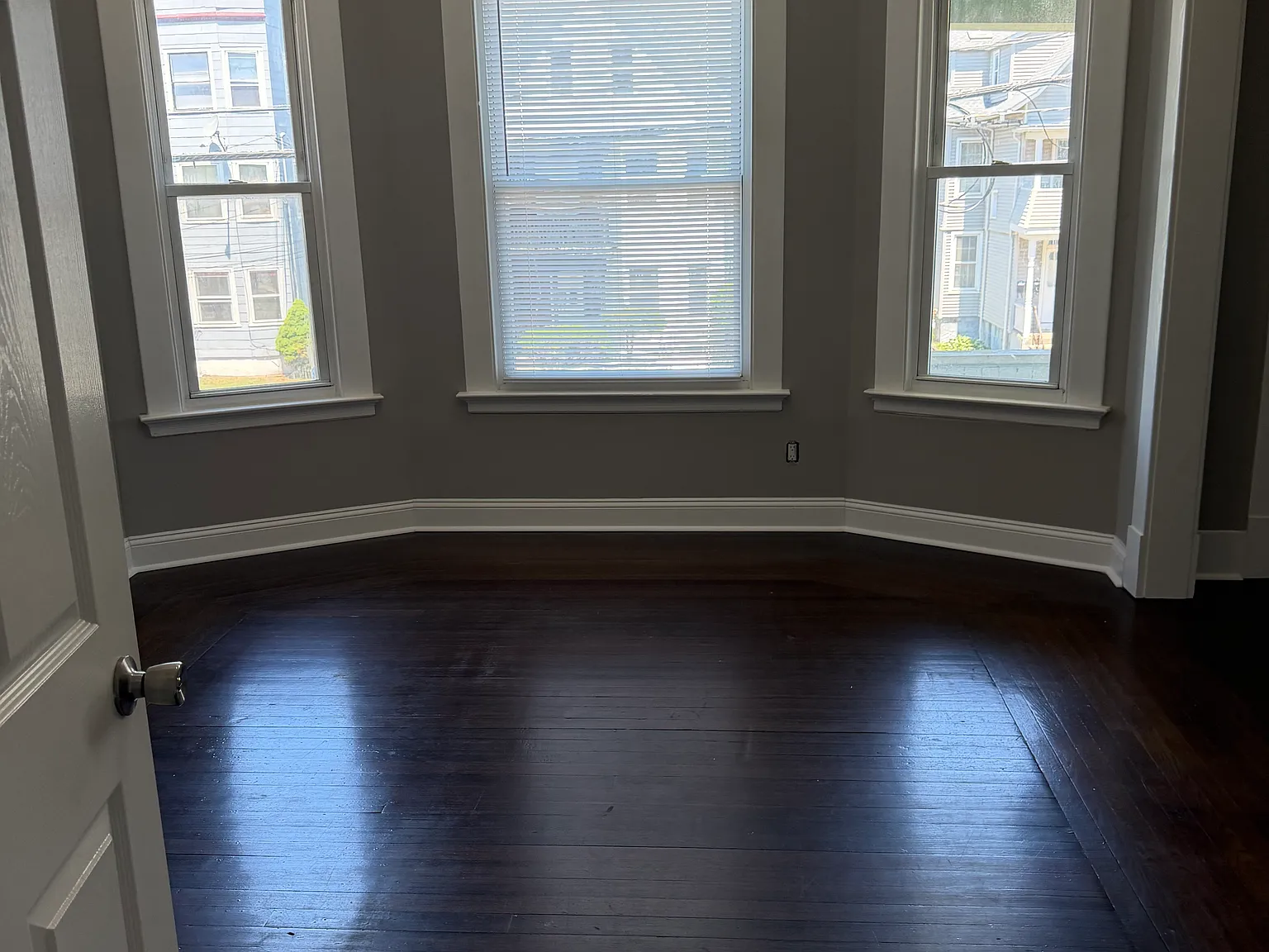 3 bed, 1400 sqft, $2,350 — Photo 3