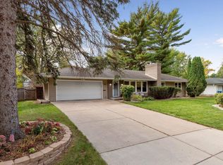 4875 Sorell Ave, Golden Valley, MN 55422