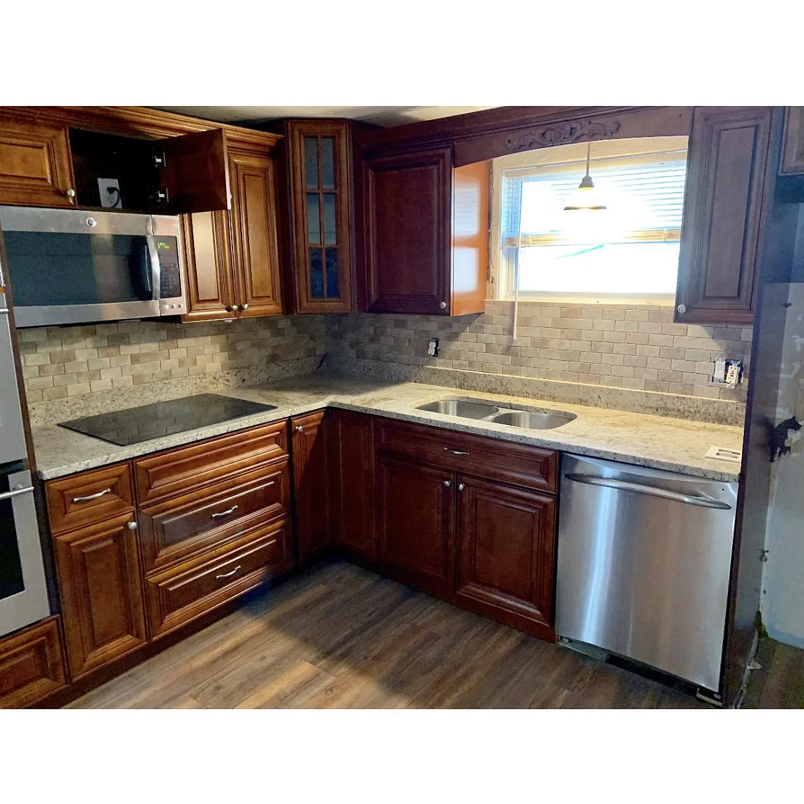 3 bed, 1300 sqft, $2,295 — Photo 3