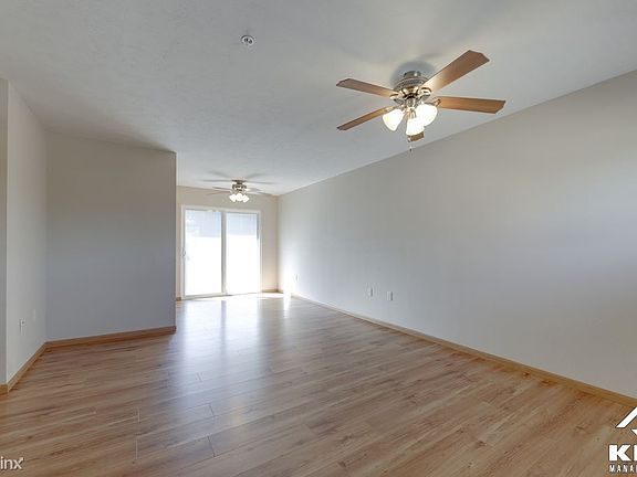 3rd image of 3200 Garden Grove Pkwy APT 7C