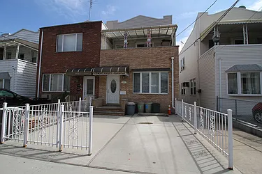 8725 24th Avenue in Gravesend