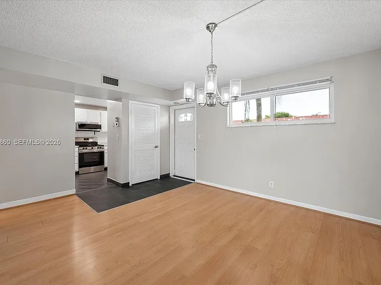 800 S Hollybrook Dr #205 — Photo 7