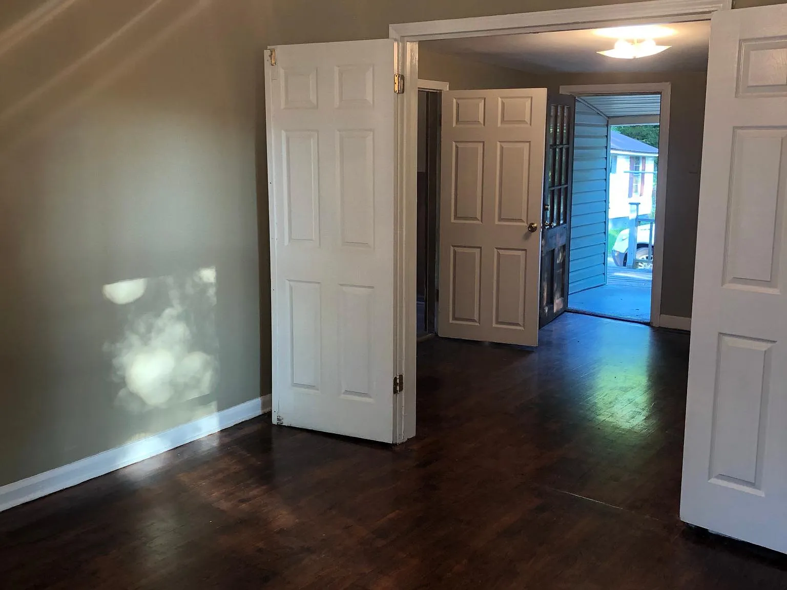 16 Clover Street SW — Photo 2