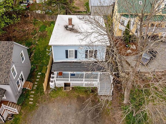 3rd image of 6 1/2 Bennett Court