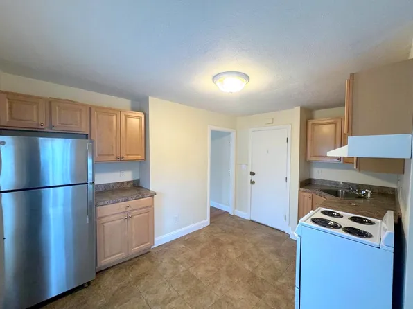 215 Beacon St, Somerville, MA 02143