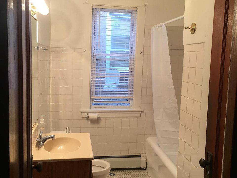 1st image of 5950 W Wrightwood Ave