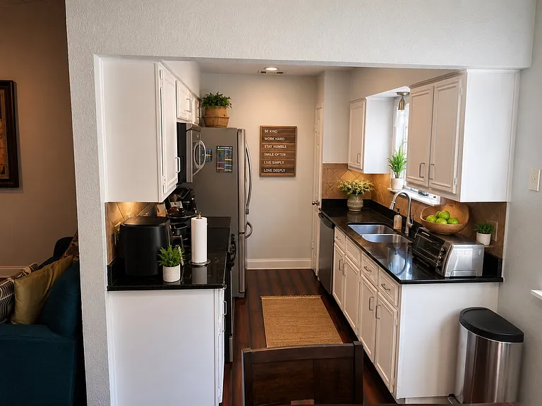 402 Fort Drum Dr — Photo 2