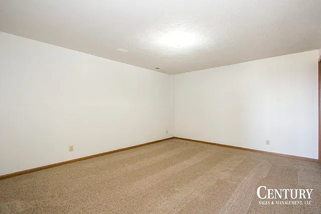 951 Furnas Ave — Photo 17