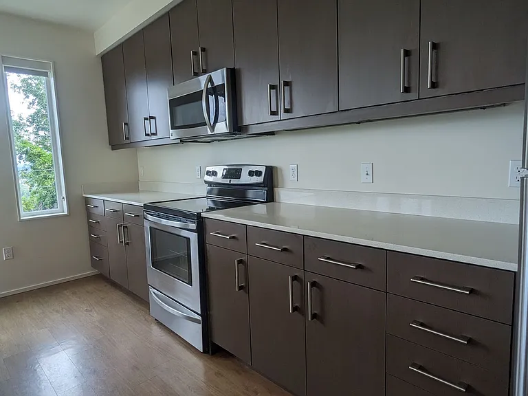 Viewpoint Terrace Apartments — Photo 24