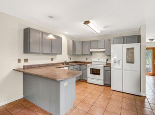 39 E Rock Cut Rd, Walden, NY 12586