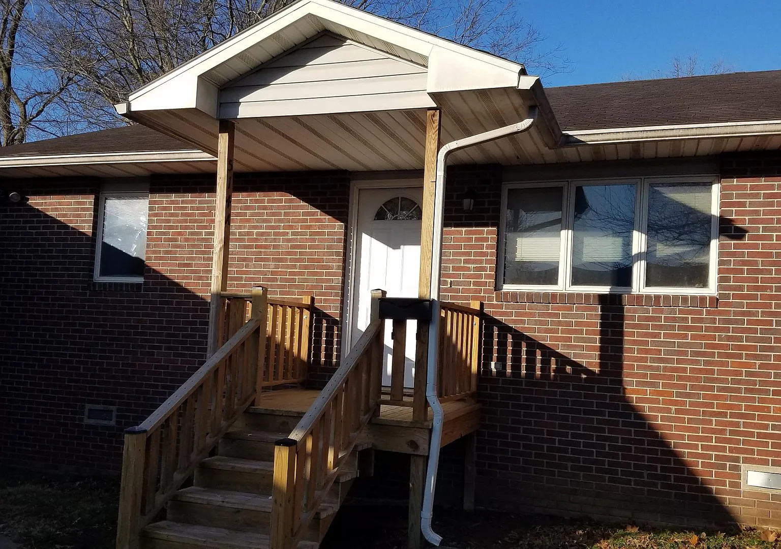 514 E Monroe St — Photo 1