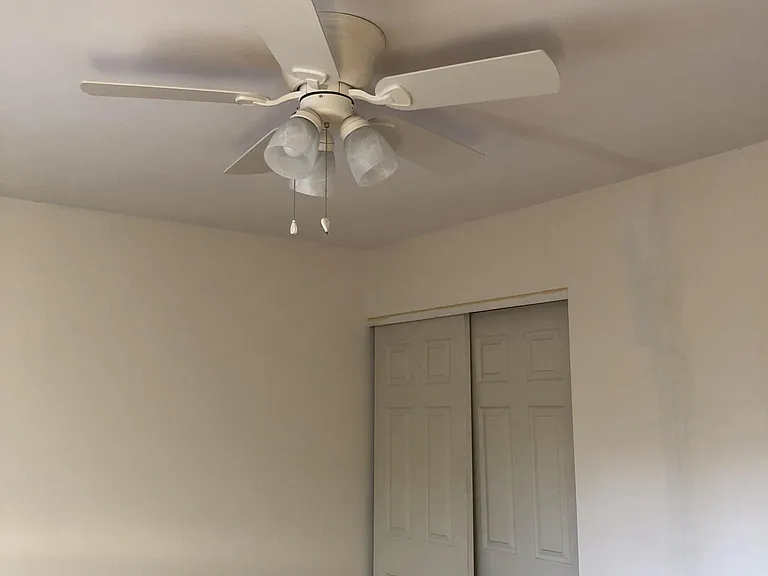 1079 Briarhurst Dr — Photo 13