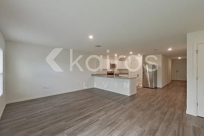 3 bed, 2.0 bath, 1449 sqft, $2,095 — Photo 4