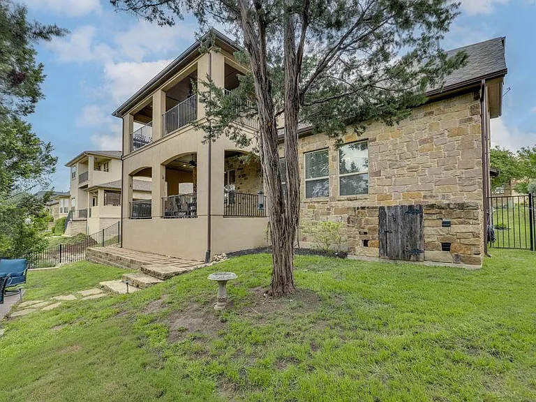 308 Duffy Ln — Photo 29