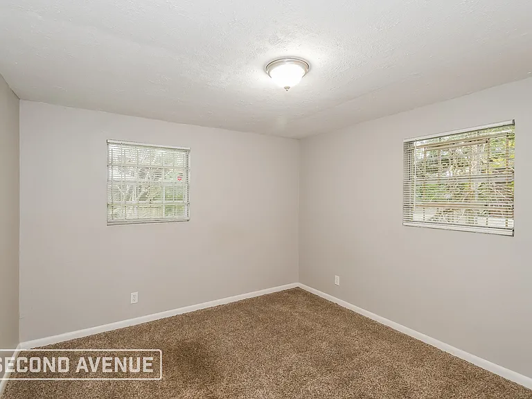 2230 W 11th St — Photo 10