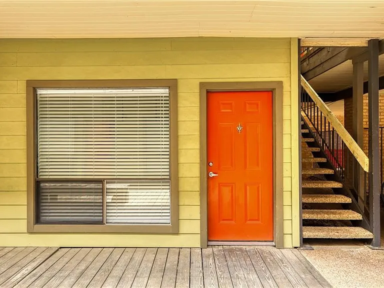 908 Poplar St #105 — Photo 18