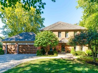832 Interlaken Ln, Libertyville, IL 60048
